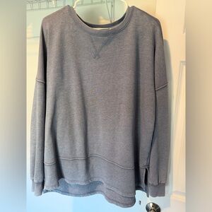 Light blue tunic crew neck sweatshirt. Size XXL.